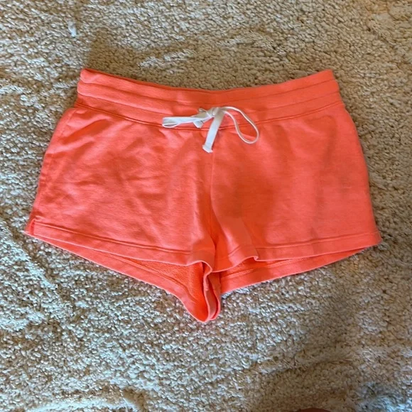 Pink sweat shorts - Picture 2 of 3